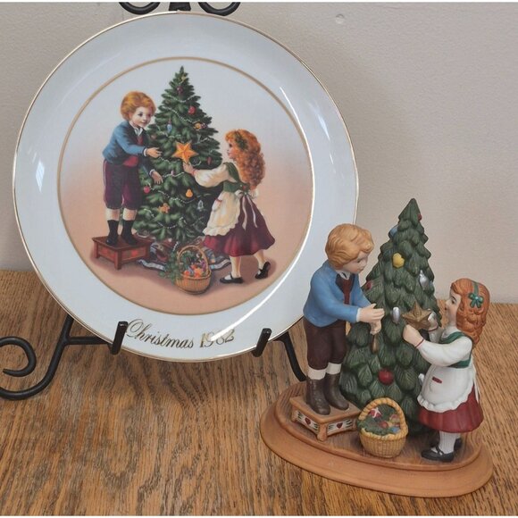 Christmas 1982 Avon Collectible Plate & Figurine Set With 22K Gold Trim - Picture 1 of 13